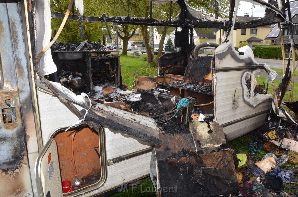 Wohnmobil ausgebrannt Koeln Porz Linder Mauspfad P080.JPG - Miklos Laubert